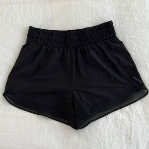 Athleta High Rise Mesh Racer Run Short 3”